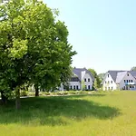 strandnahe FeWo mit Terrasse, gratis Nutzung vom AHOI Erlebnisbad und Sauna in Sellin - Rex Rugia FeWo 28-4 Lobbe